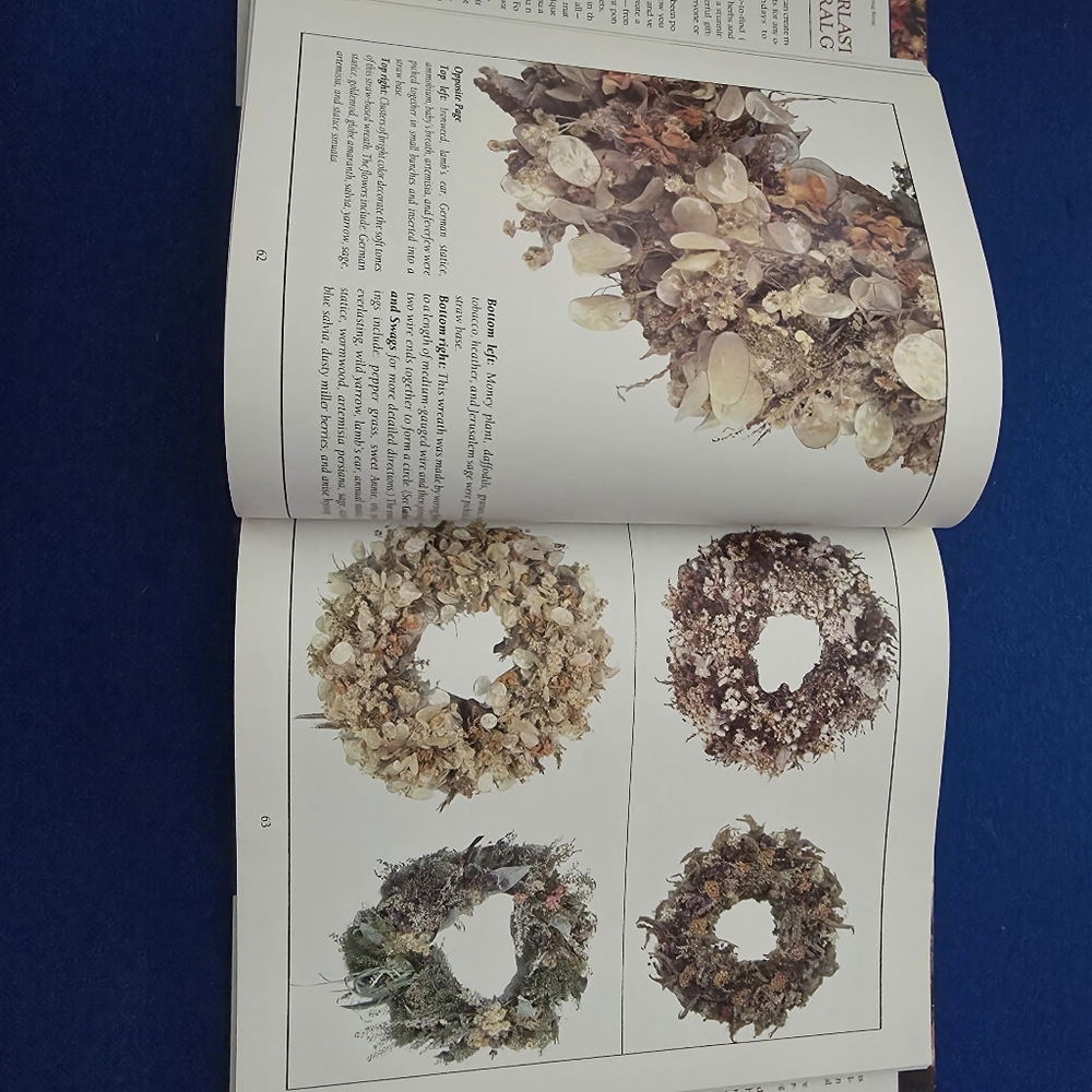 Assorted Craft Booklets - Picture 3 of 12